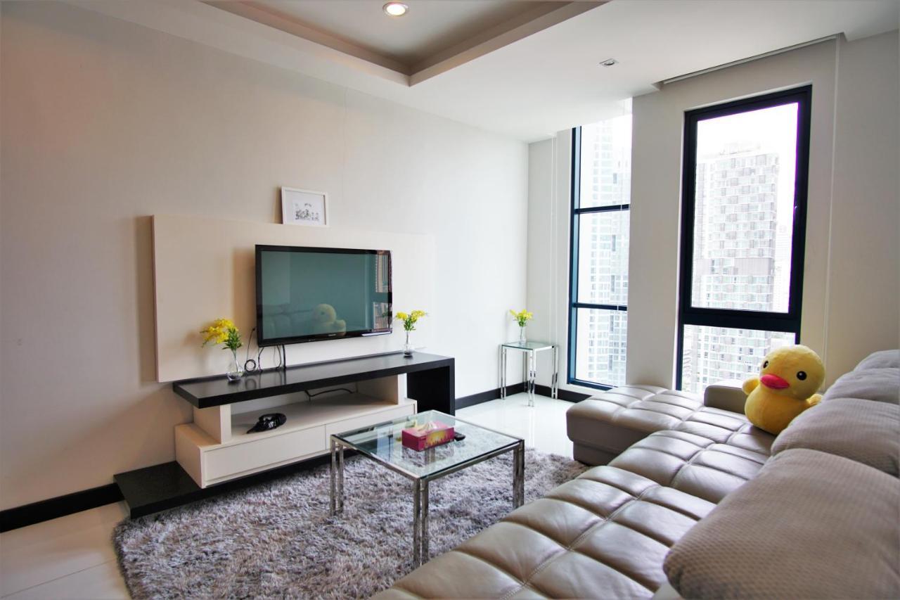Yelloduck & @ Casa Residency Apartemen